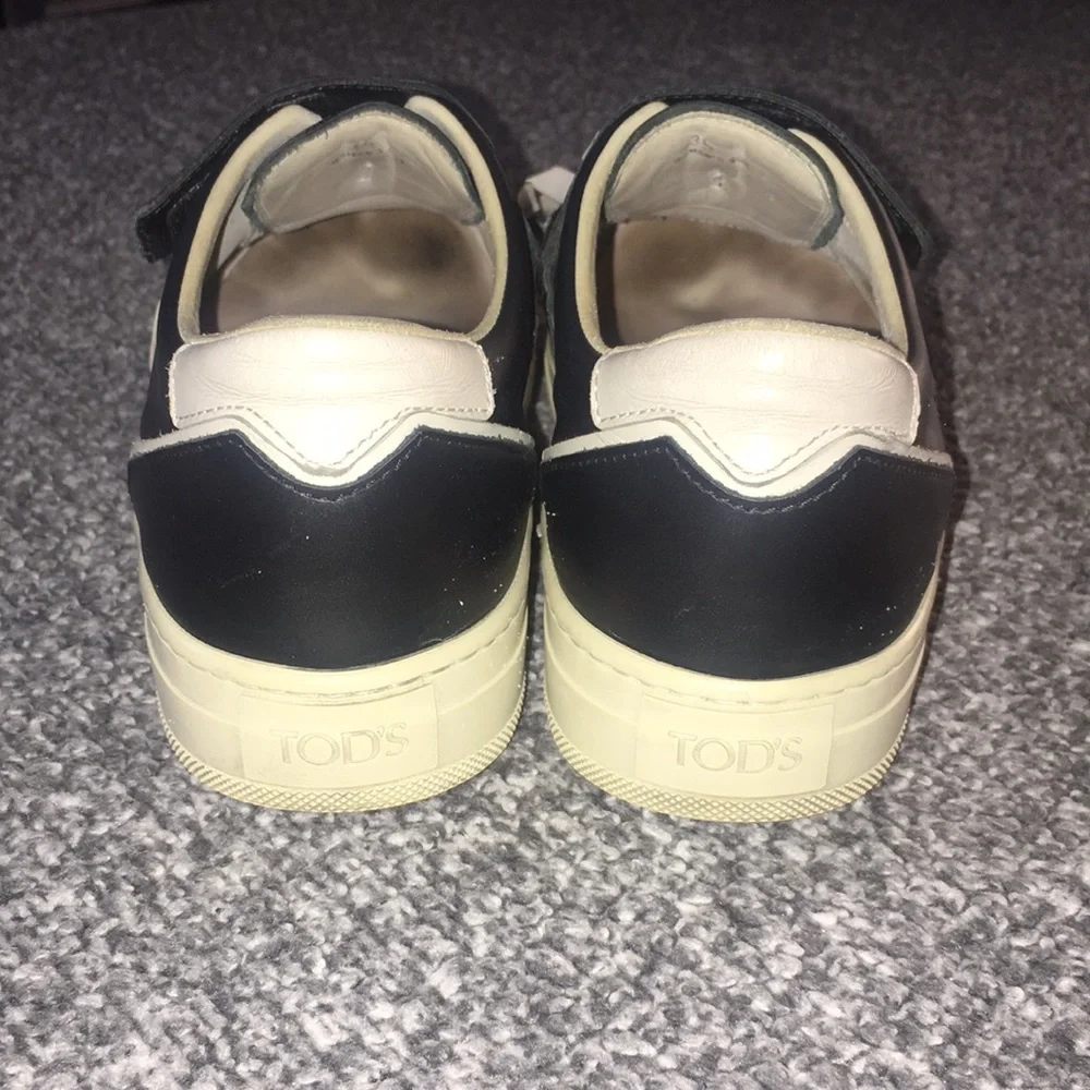 Tod’s Loafers Kiltie Fringe Black and White Leather Slip-on Sneakers Size 5